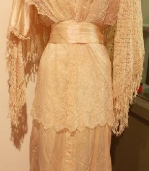 Vintage wedding dress